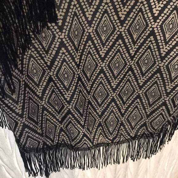 boho lightweight wrap kimono with fringe🌼 - Picture 2 of 5